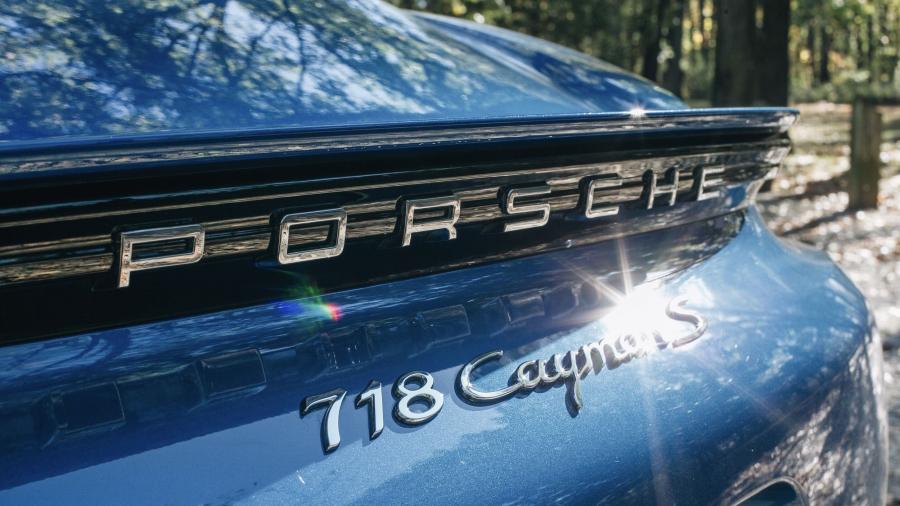 Логотип Porsche 718 Cayman S 2016 года  (NA) (фото 35 из 36)